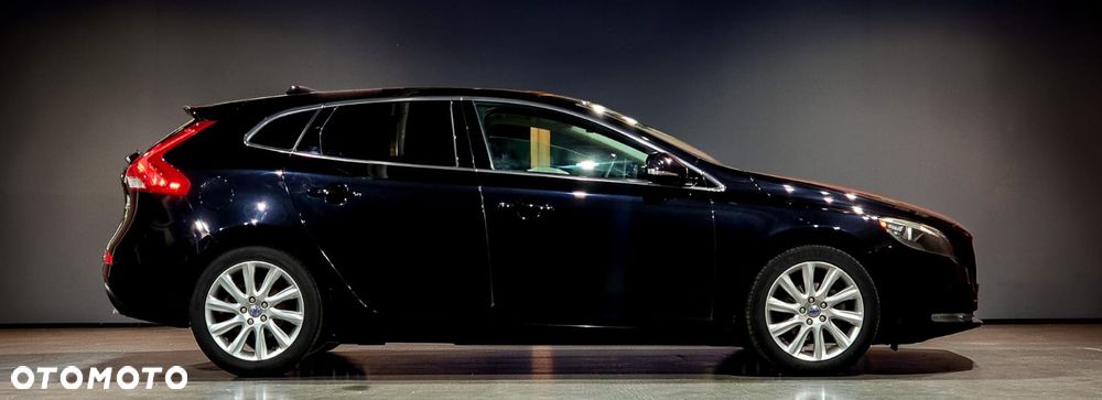 Volvo V40 D2 R Design - 8
