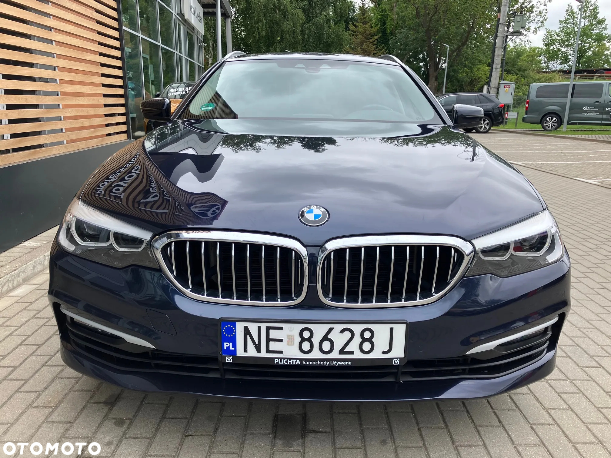 BMW Seria 5 520d xDrive Touring - 14