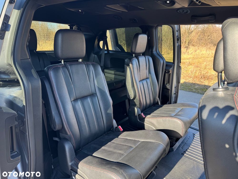 Dodge Grand Caravan - 16