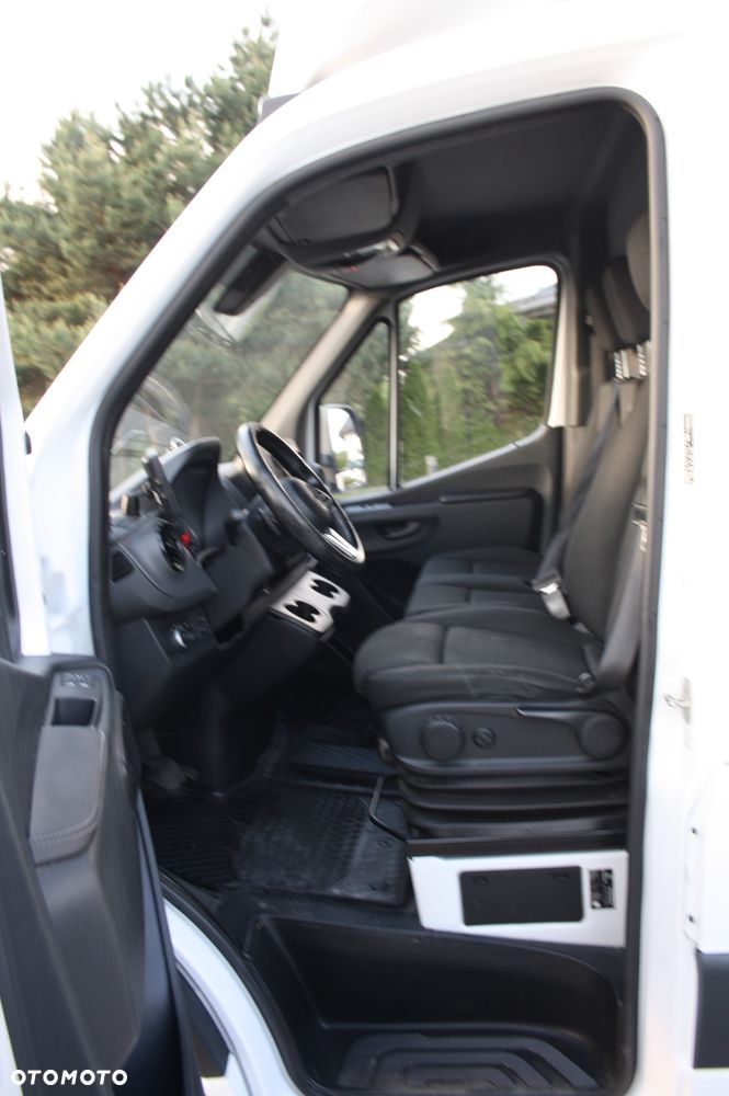 Mercedes-Benz Sprinter - 8