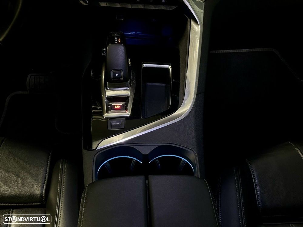 Peugeot 5008 1.2 PureTech Allure EAT8 - 37