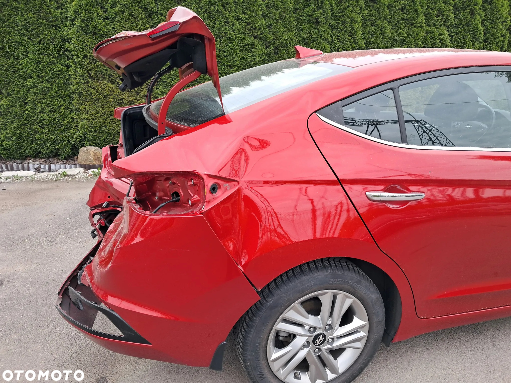 Hyundai Elantra - 13