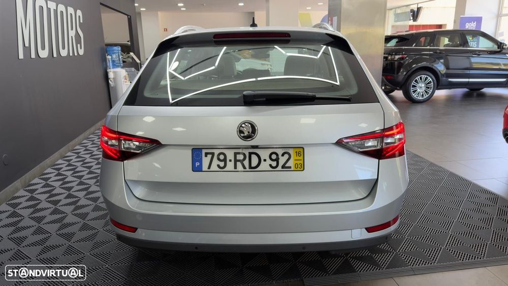 Skoda Superb Break 2.0 TDI Style DSG - 10