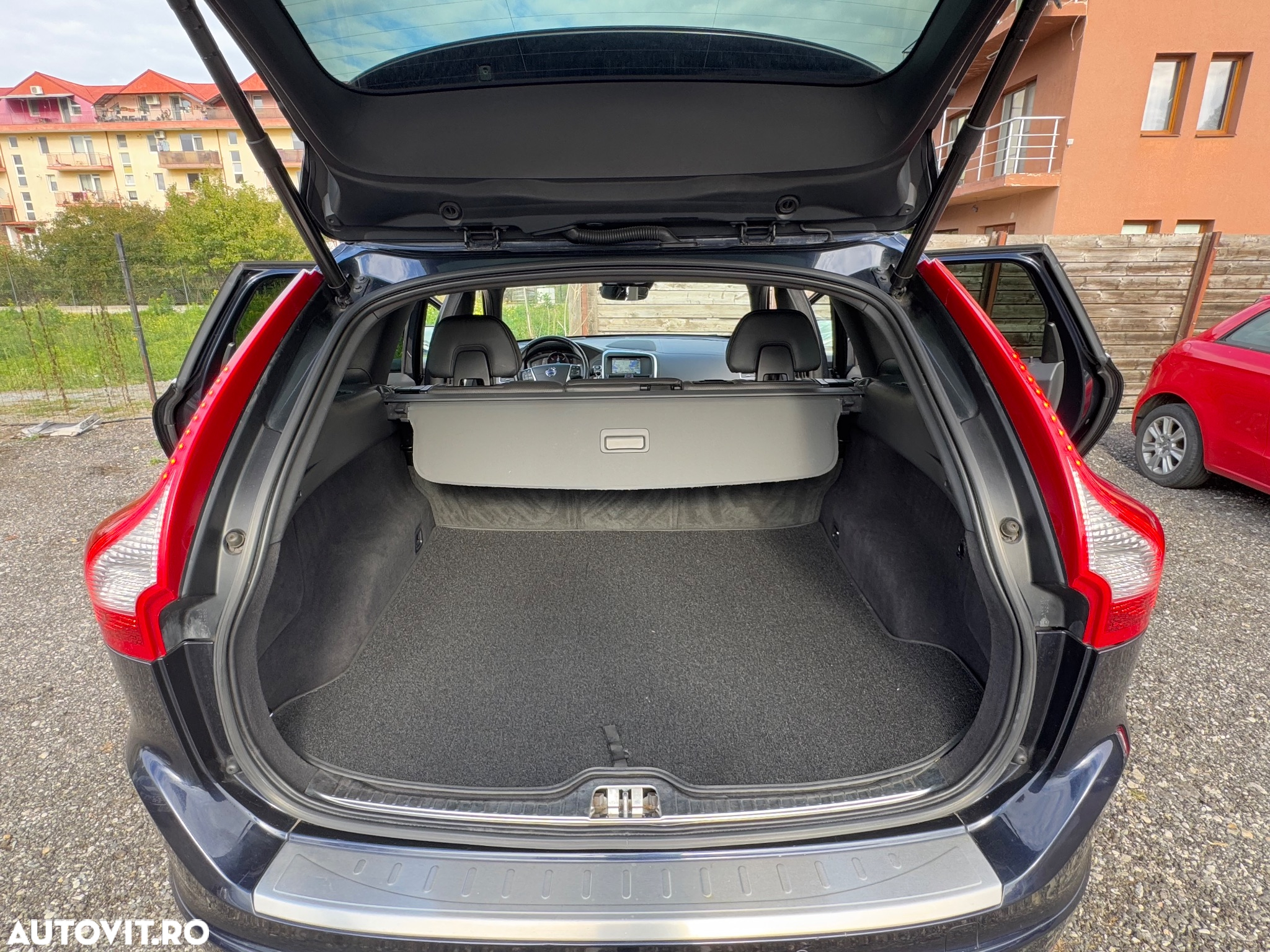 Volvo XC 60 D5 AWD Geartronic Summum - 26