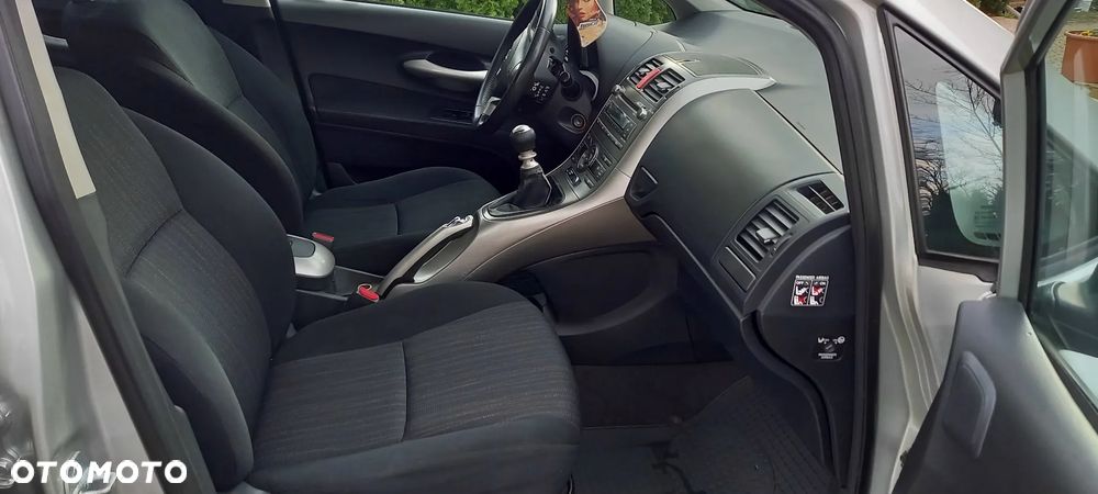 Toyota Auris 1.6 Sol - 9