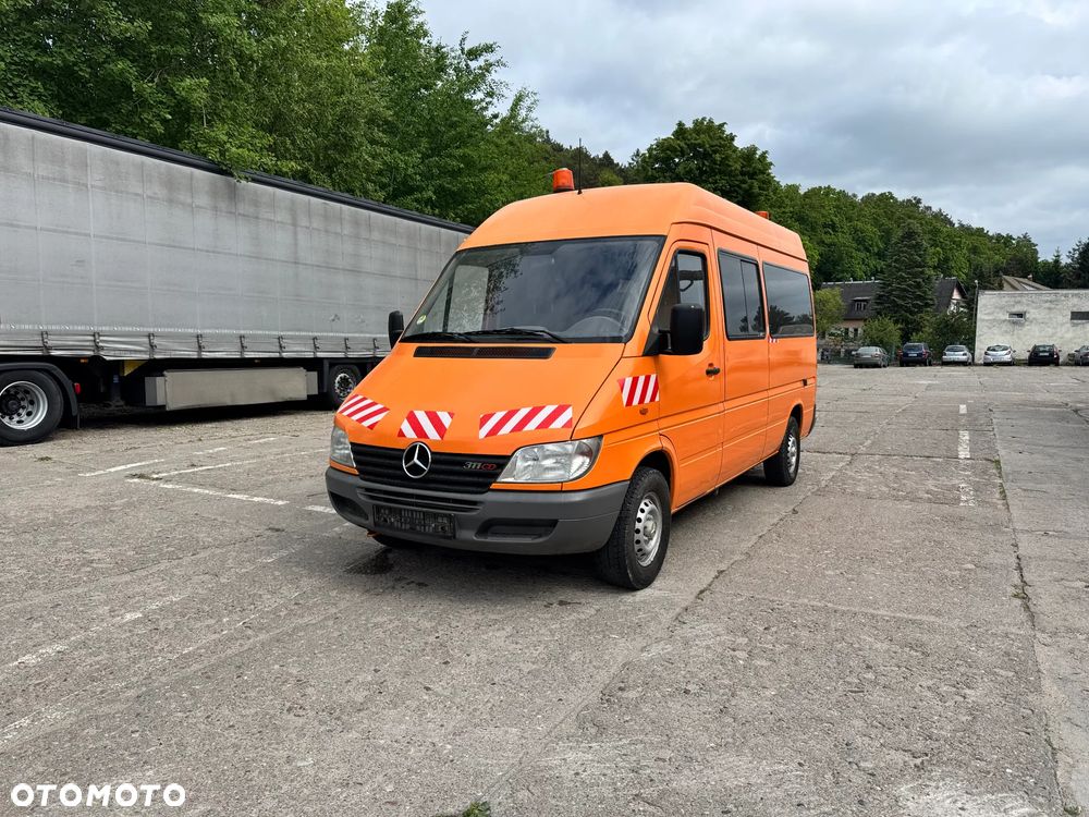 Mercedes-Benz Sprinter - 2