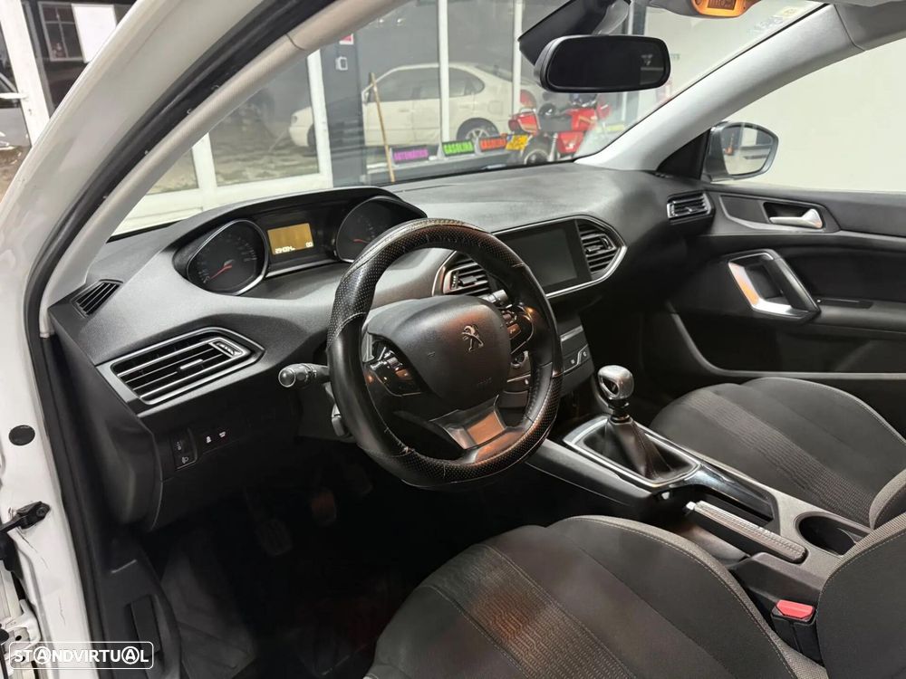 Peugeot 308 1.6 e-HDi Active - 10