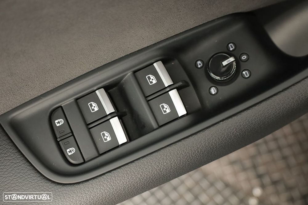 Audi Q8 55 TFSIe quattro Tiptronic - 22