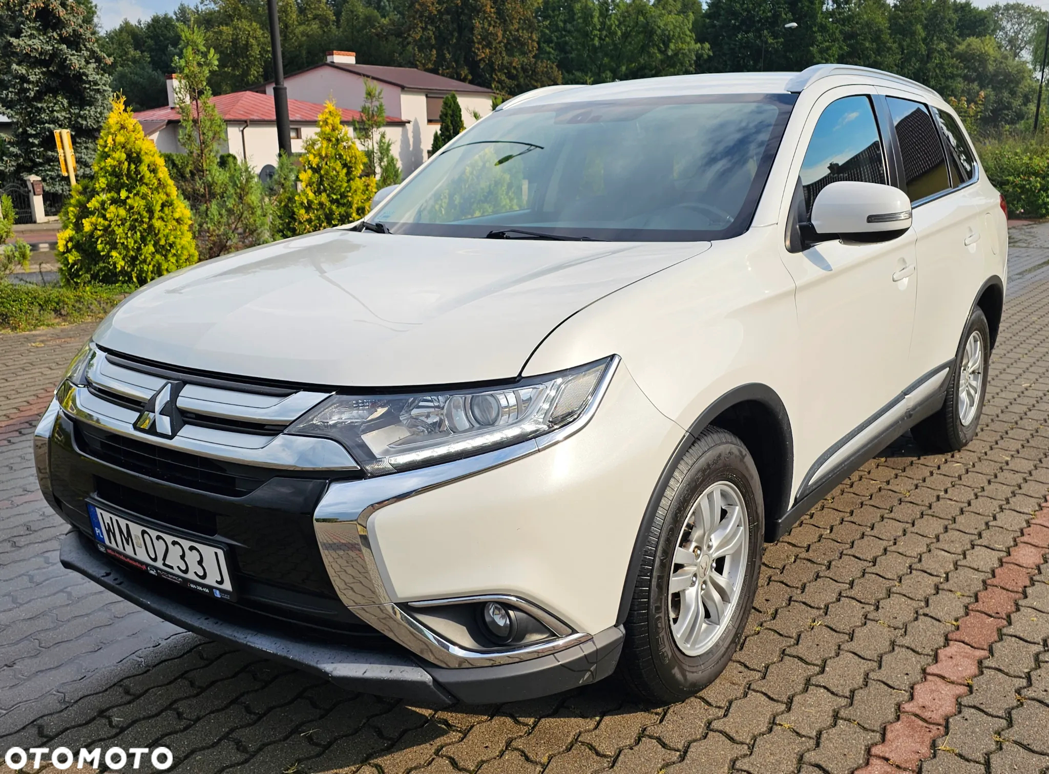 Mitsubishi Outlander 2.0 Instyle Navi 4WD CVT - 11