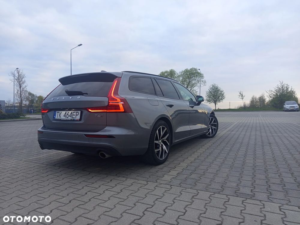 Volvo V60 T6 AWD Twin Engine Geartronic Momentum Pro - 8