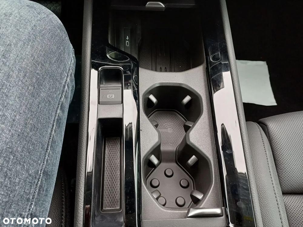 Skoda Superb 2.0 TDI SCR 4x4 L&K DSG - 19