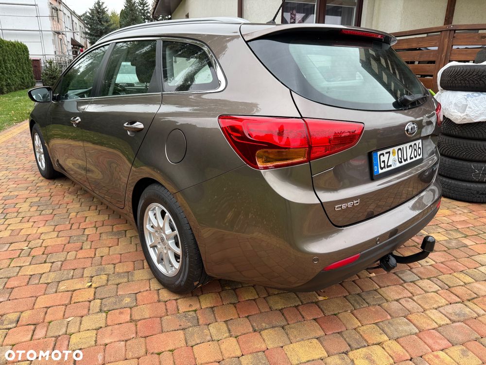 Kia Ceed - 4