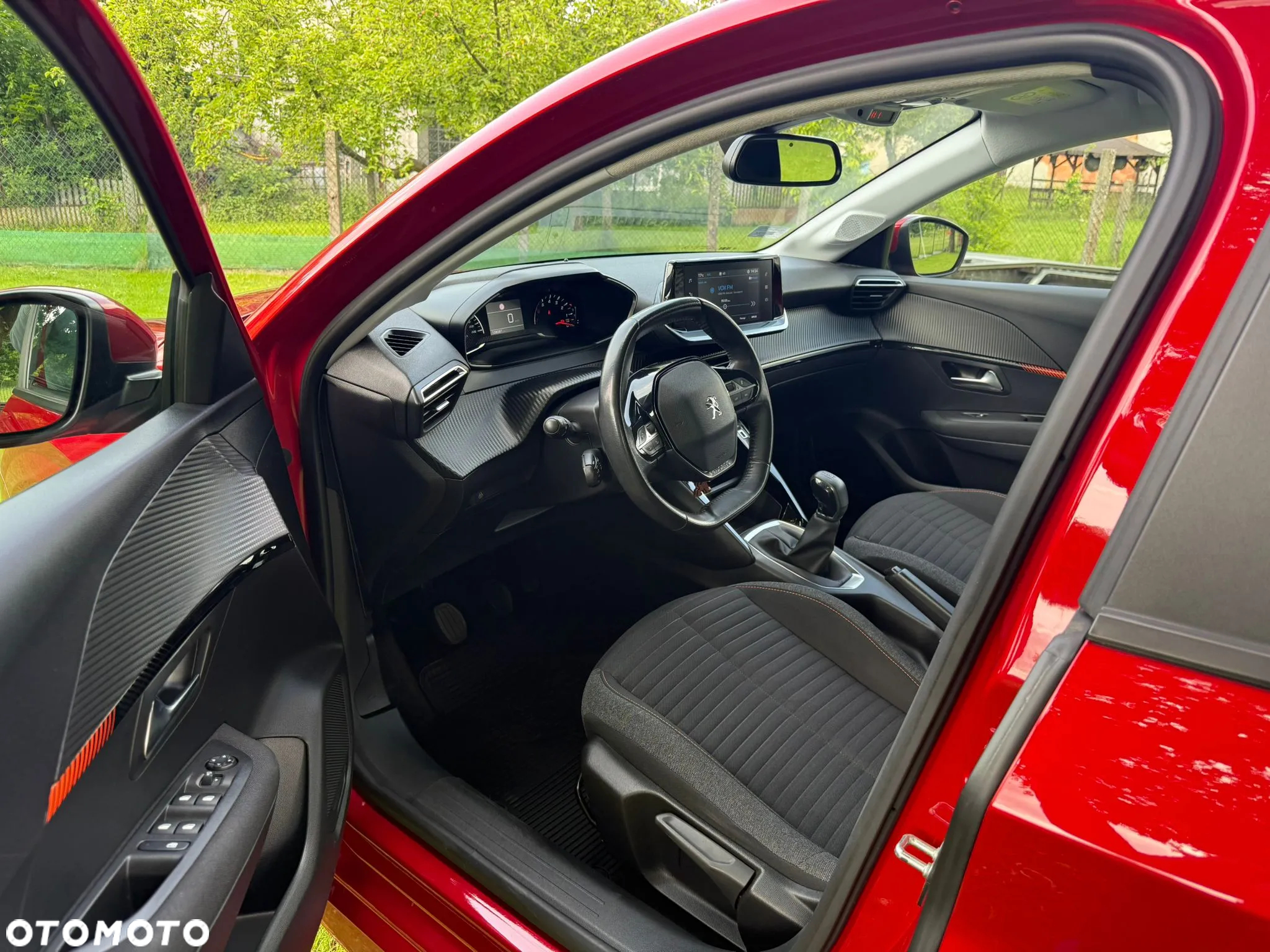 Peugeot 208 - 5