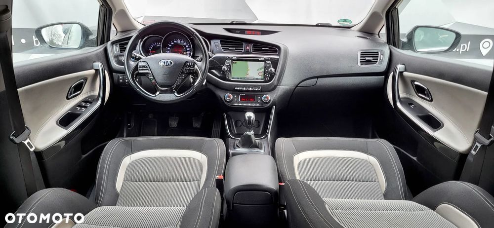 Kia Ceed 1.6 GDI ISG Spirit - 8