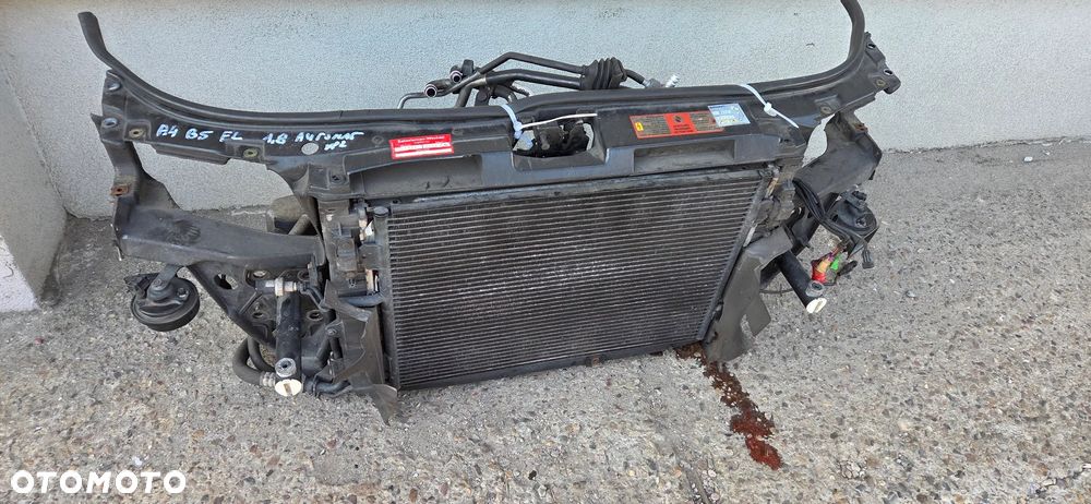 Pas przedni chłodnice wentylator przewody Audi A4 B5 FL 1.8 automat - 1