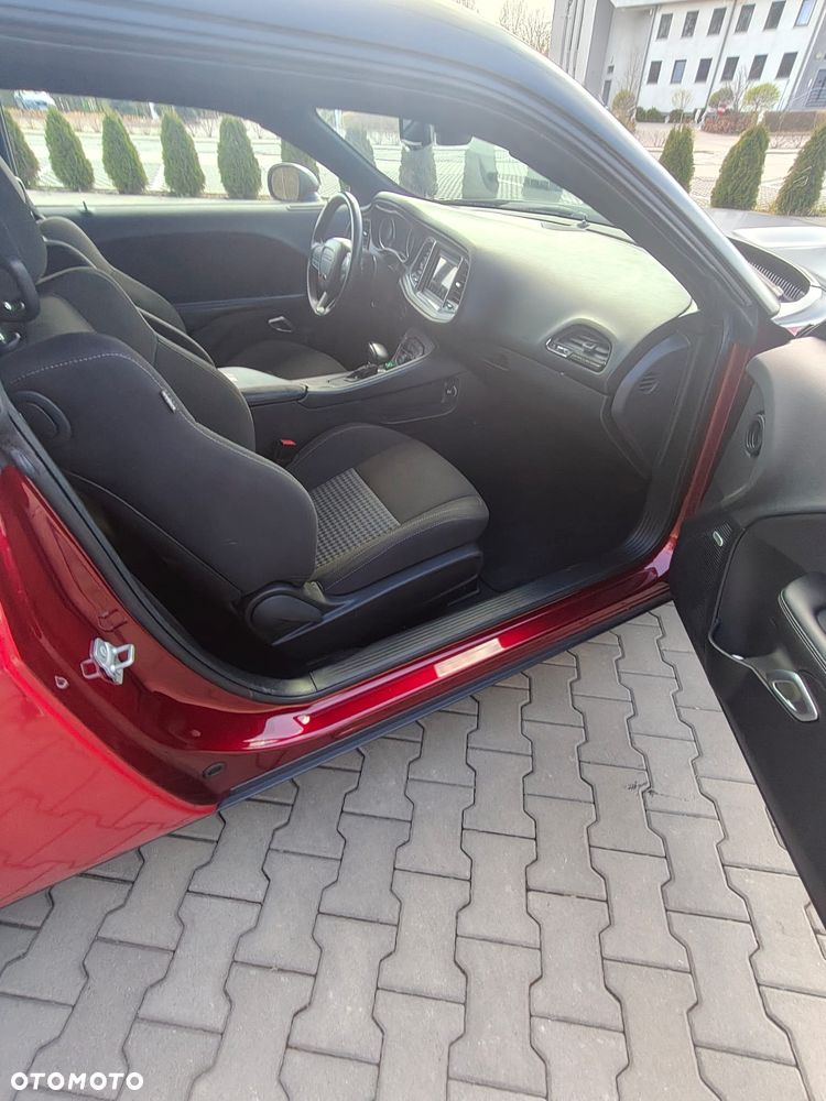 Dodge Challenger - 14