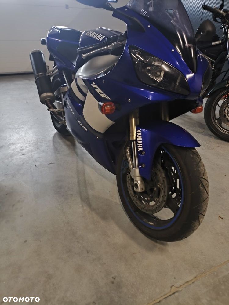 Yamaha R1 RN04 ogon zadupek - 1