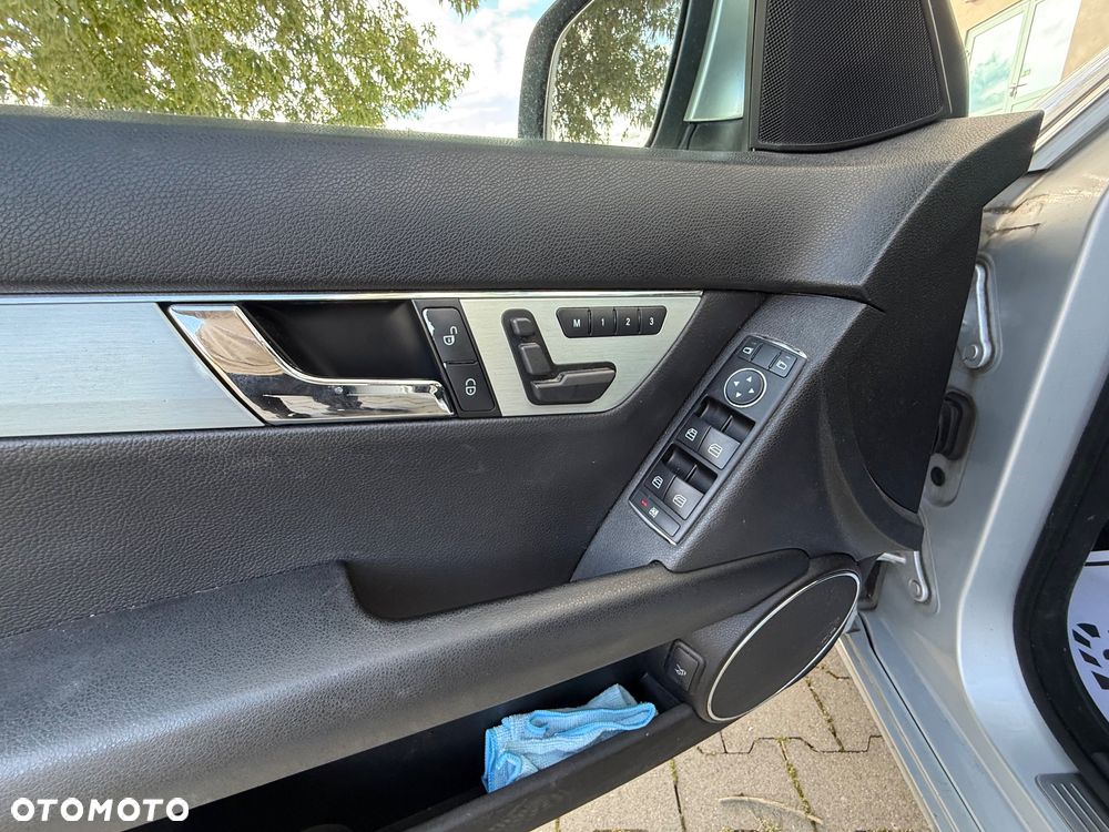 Mercedes-Benz Klasa C 200 Kompressor Avantgarde - 25