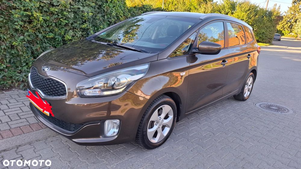 Kia Carens 1.6 GDI Dream Team Edition - 1