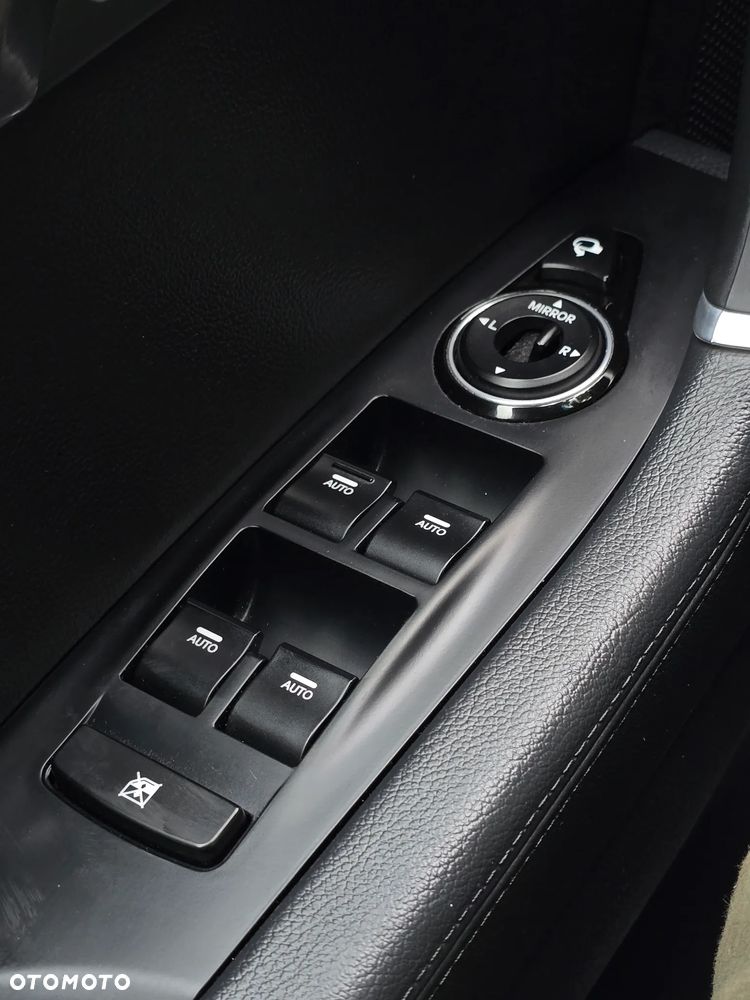 Hyundai i40 Kombi 1.7 CRDi DCT Premium - 32