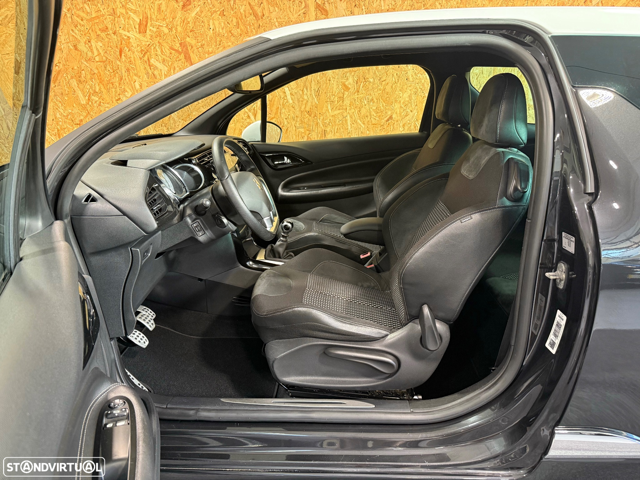 Citroën DS3 1.6 HDi Airdream Sport Chic - 14