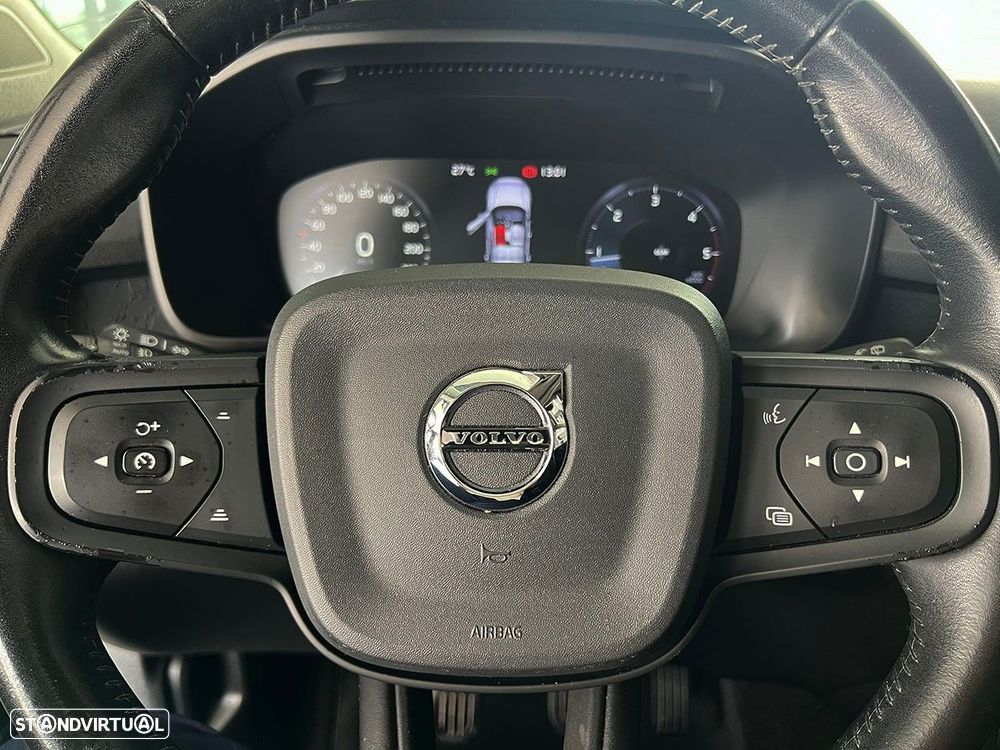 Volvo XC 40 2.0 D3 Momentum - 24