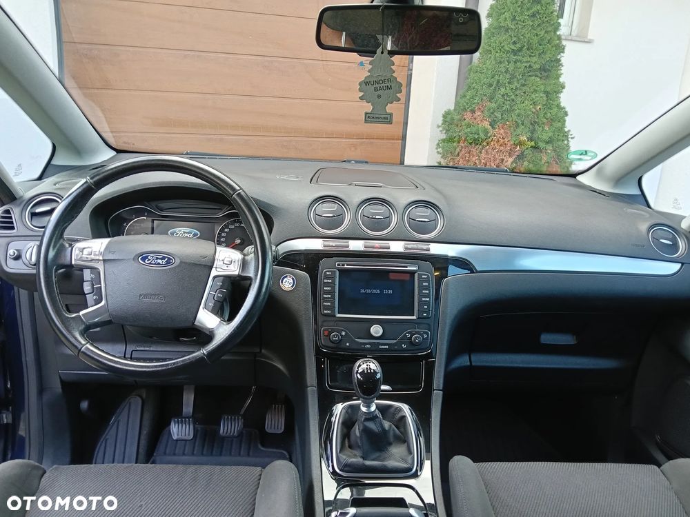 Ford S-Max - 12