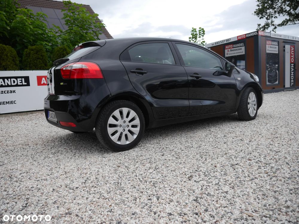Kia Rio 1.1 CRDI Attract - 12
