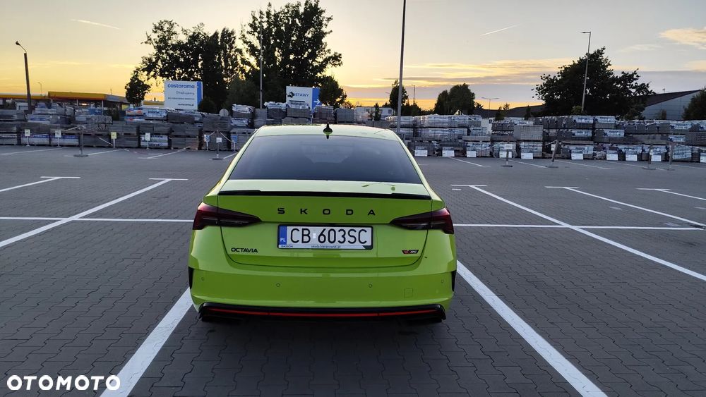 Skoda Octavia 2.0 TSI RS DSG - 6