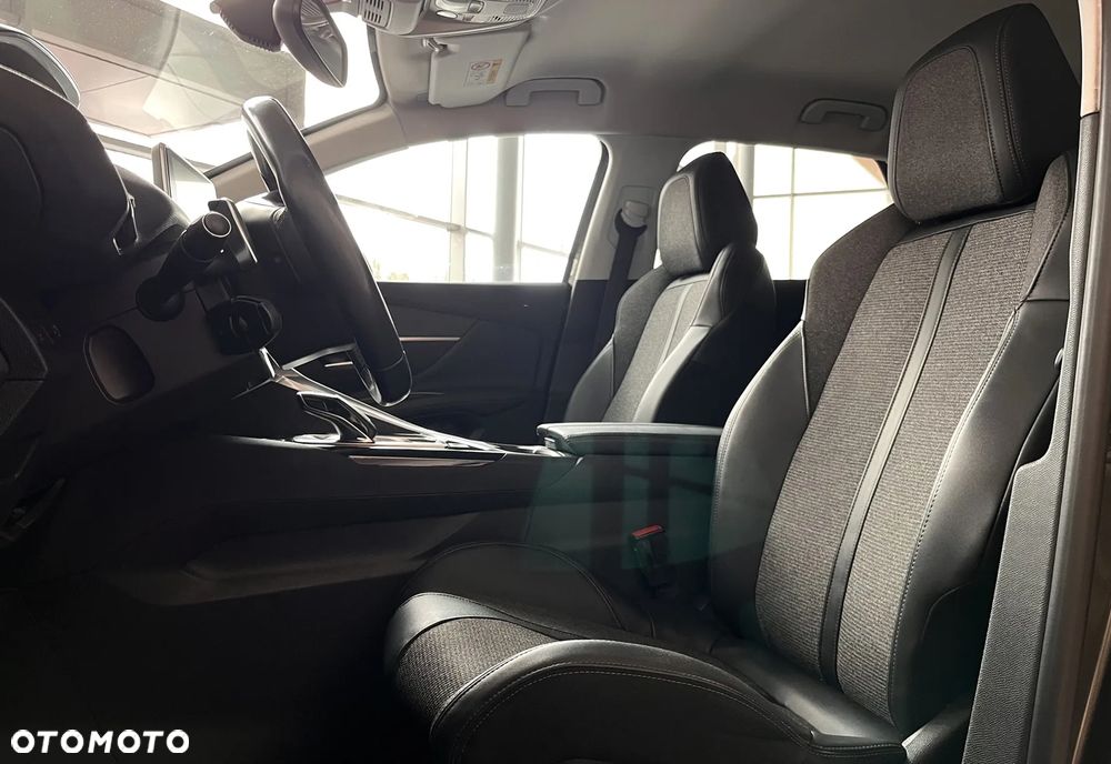 Peugeot 3008 PureTech 130 Stop & Start GPF EAT8 Allure Business-Paket - 22