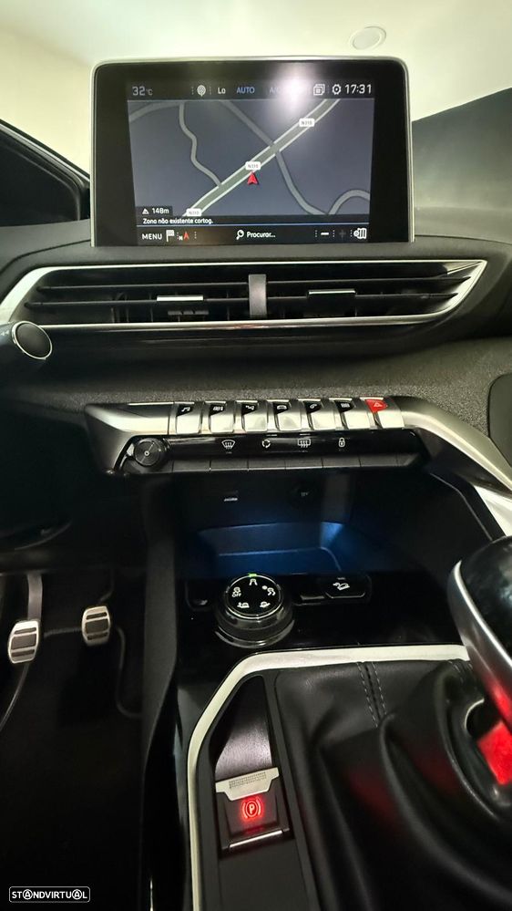 Peugeot 3008 PureTech 130 Stop & Start GPF Crossway - 20