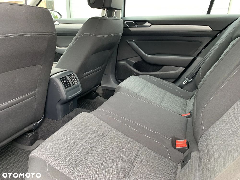 Volkswagen Passat 1.5 TSI EVO Business DSG - 11