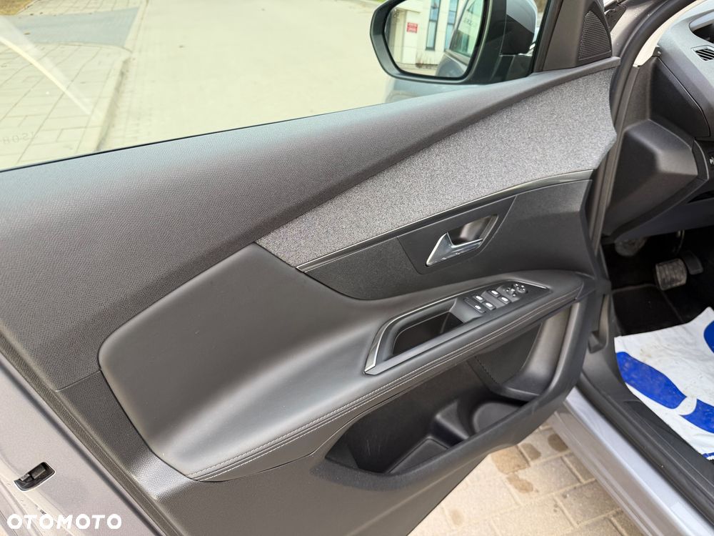 Peugeot 3008 1.2 PureTech Allure - 16