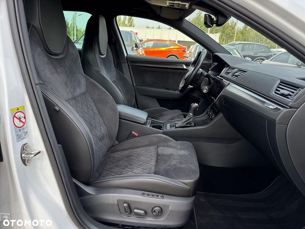 Skoda Superb 2.0 TDI SCR 4x4 Sportline DSG - 18