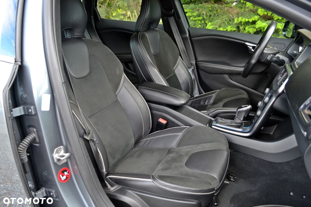 Volvo V40 - 24