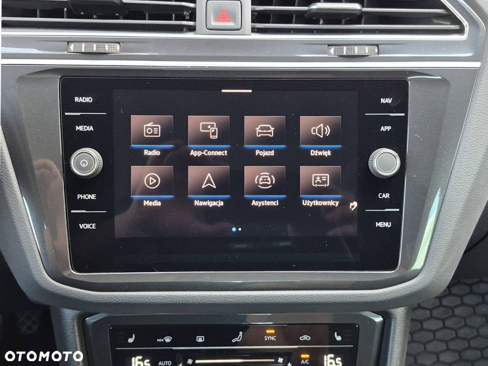 Volkswagen Tiguan - 13