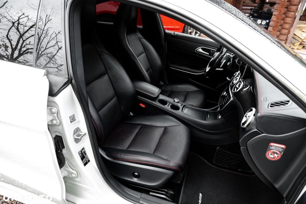 Mercedes-Benz CLA 250 4Matic 7G-DCT AMG Line - 25