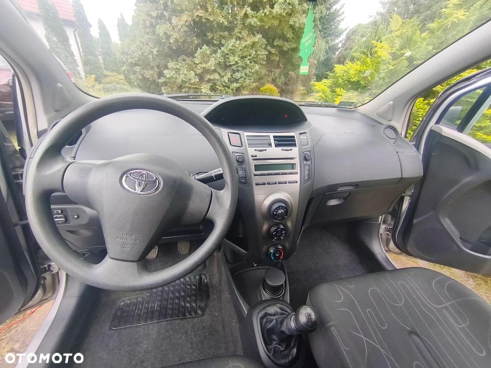 Toyota Yaris 1.33 Luna - 4