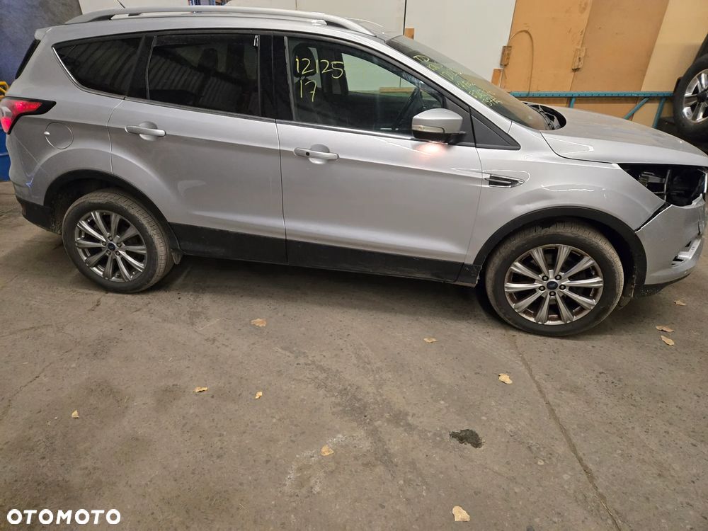 Ford Escape 2.0 EcoBoost AWD Titanium - 10