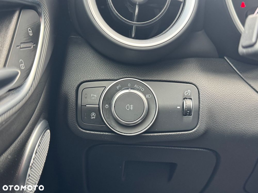 Alfa Romeo Giulia 2.0 Turbo Veloce Q4 - 29
