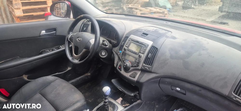 Plansa bord Hyundai I30 2008 - 3