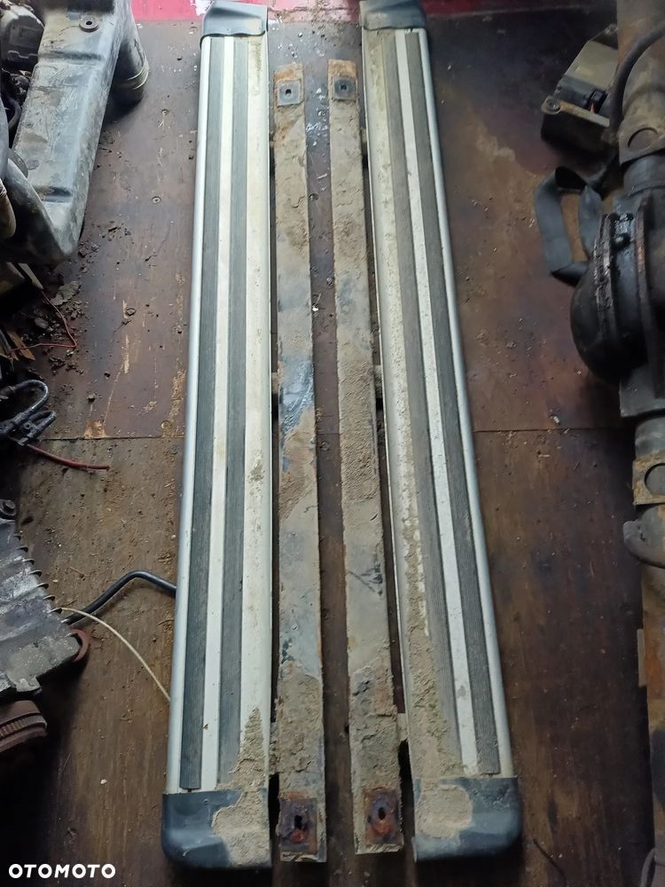 Stopnie boczne orurowanie progi Toyota Rav 4  RAV4 - 1