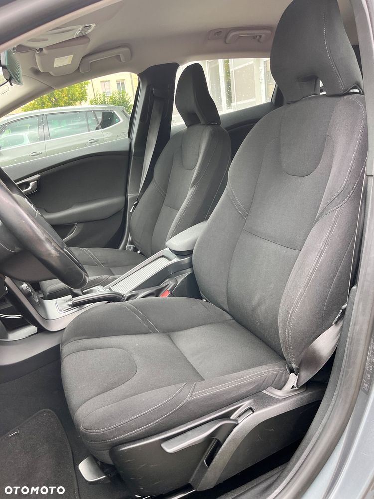 Volvo V40 - 16