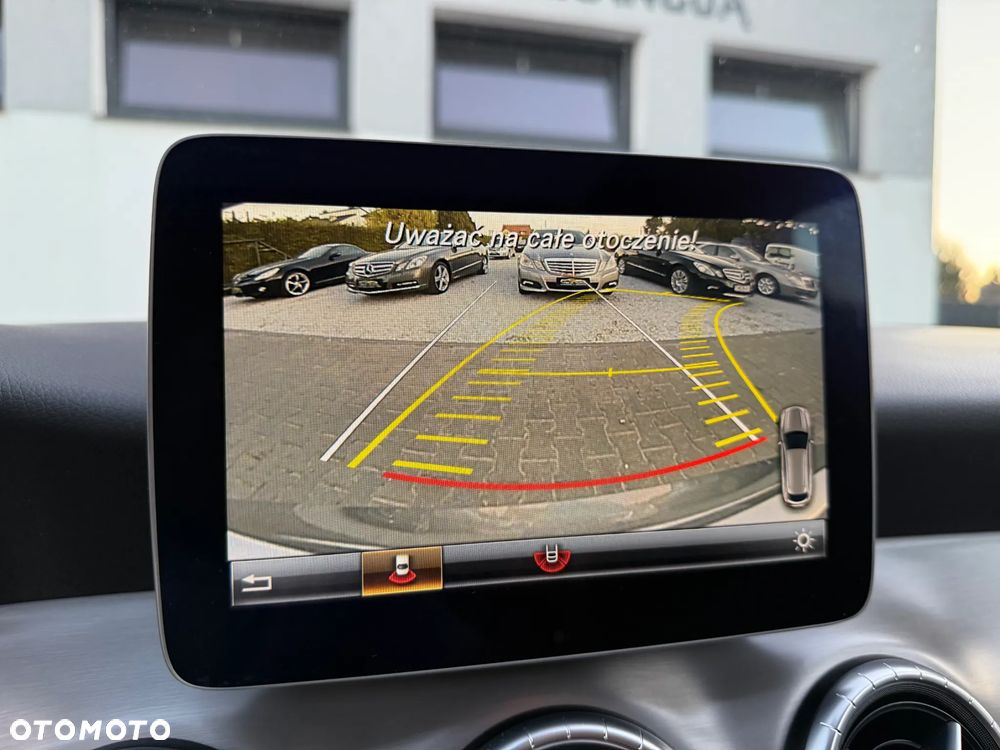 Mercedes-Benz CLA 180 7G-DCT AMG Line - 13