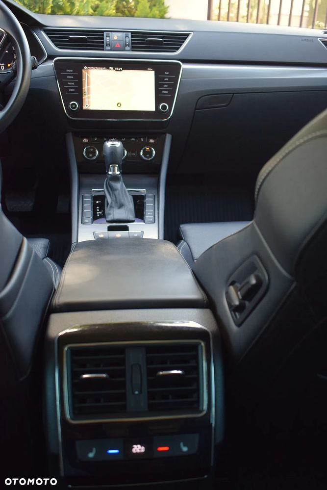 Skoda Superb 2.0 TDI SCR Style DSG - 8