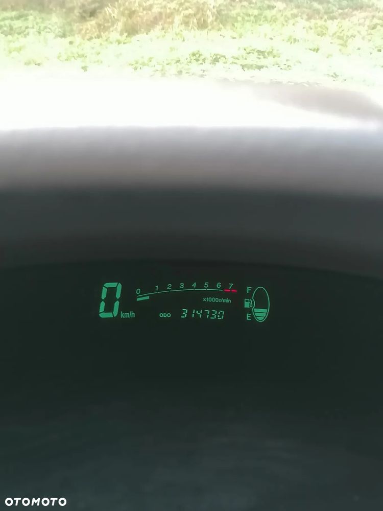 Toyota Yaris 1.0 Luna - 4