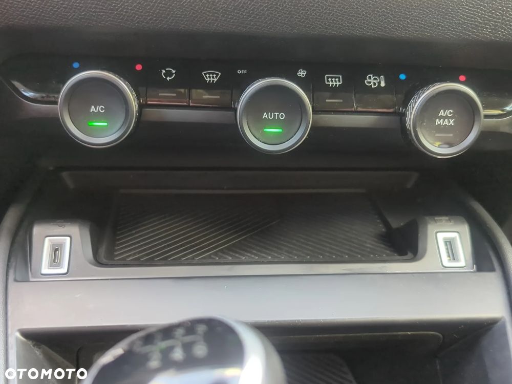 Citroën C4 1.2 PureTech Shine S&S - 26