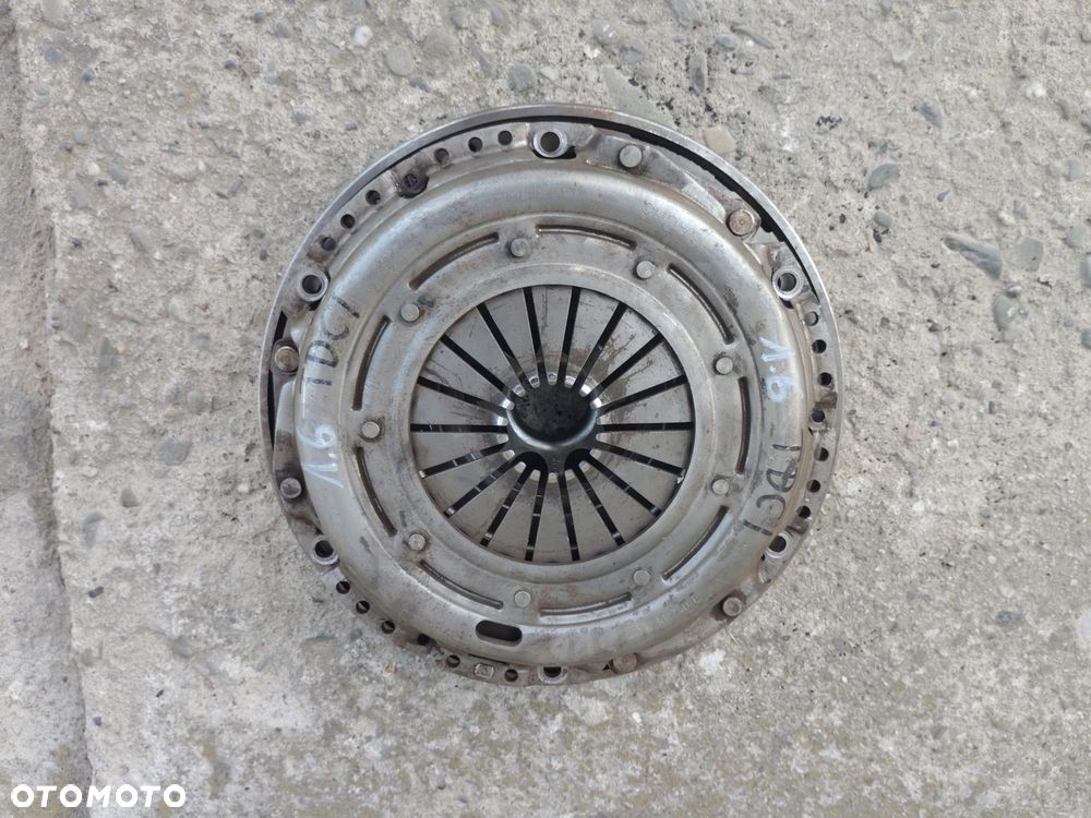 KOŁO DWUMASOWE 1.6 TDCI GGU030000039 FORD FOCUS II MK2 C-MAX