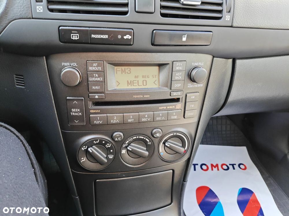 Toyota Avensis 2.0 D-4D Sol Premium - 26