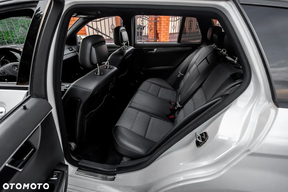 Mercedes-Benz Klasa C 200 T (BlueEFFICIENCY) 7G-TRONIC Elegance - 18